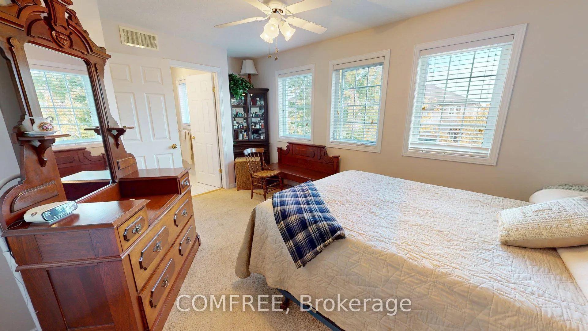 Photo 9 of 45 Pond View Drive, Wellesley — HOMEH