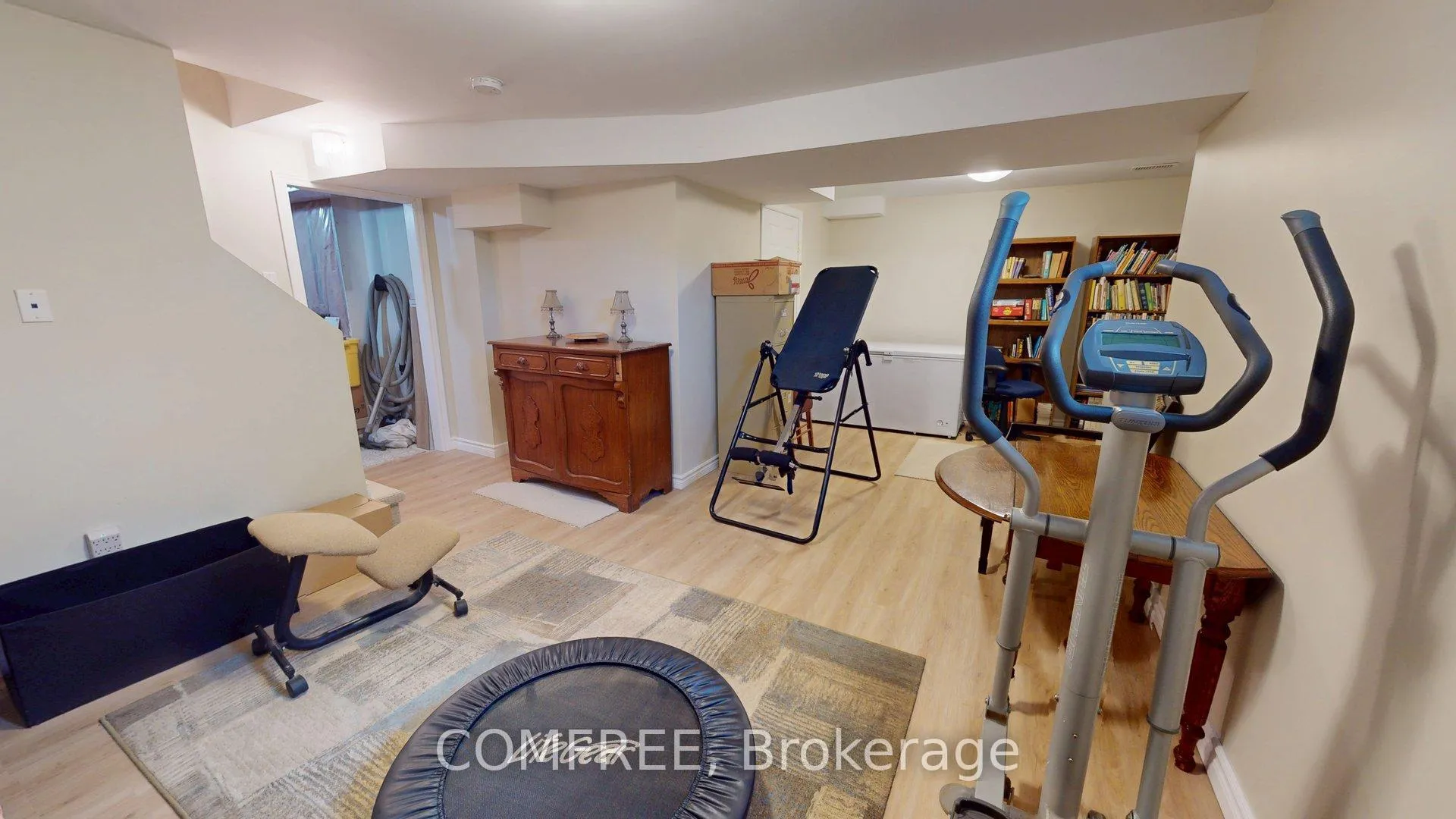 Photo 15 of 45 Pond View Drive, Wellesley — HOMEH