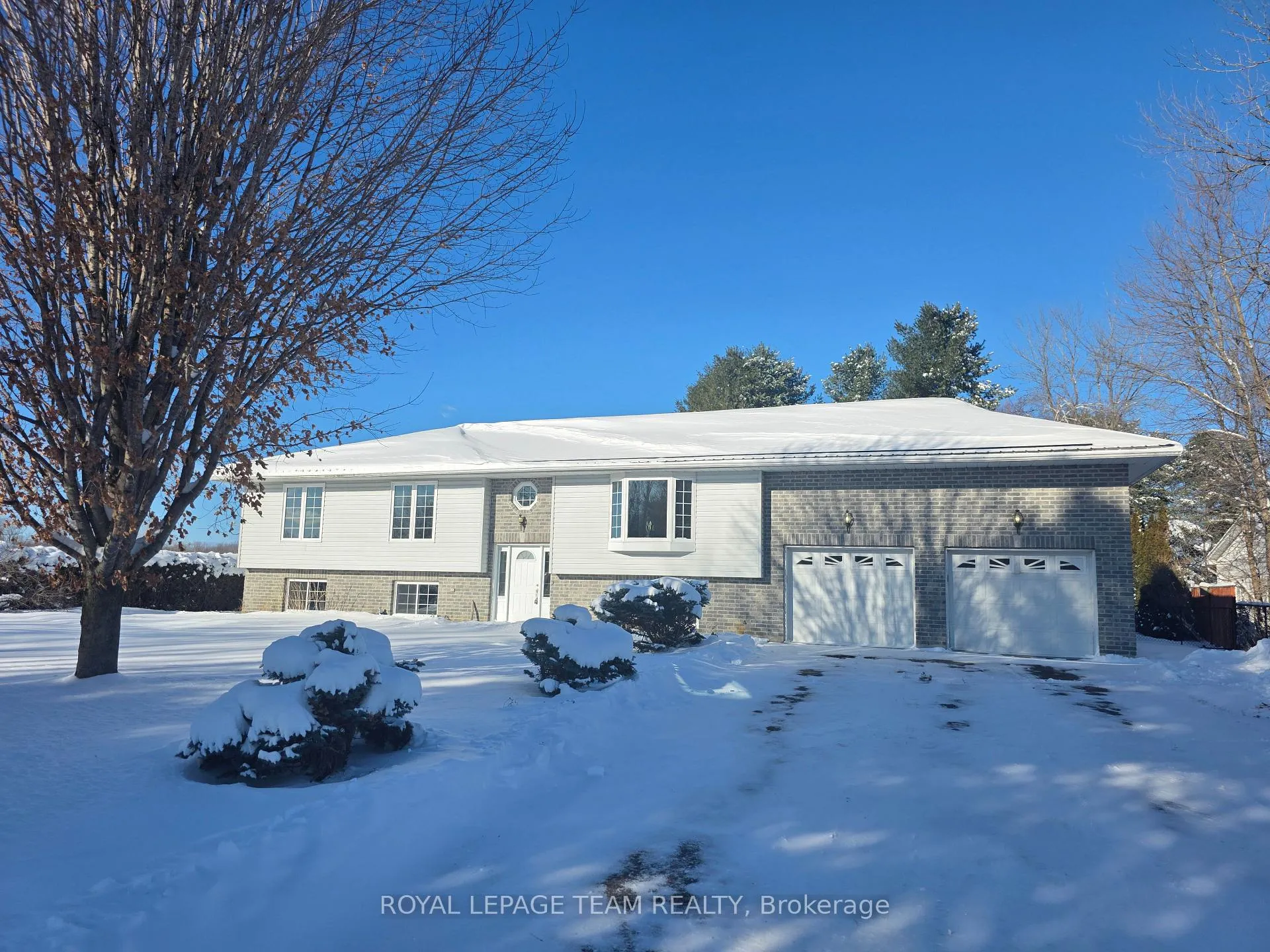 Photo 1 of 712 Hyndman Road, Edwardsburgh/Cardinal, Edwardsburgh/Cardinal Twp — HOMEH