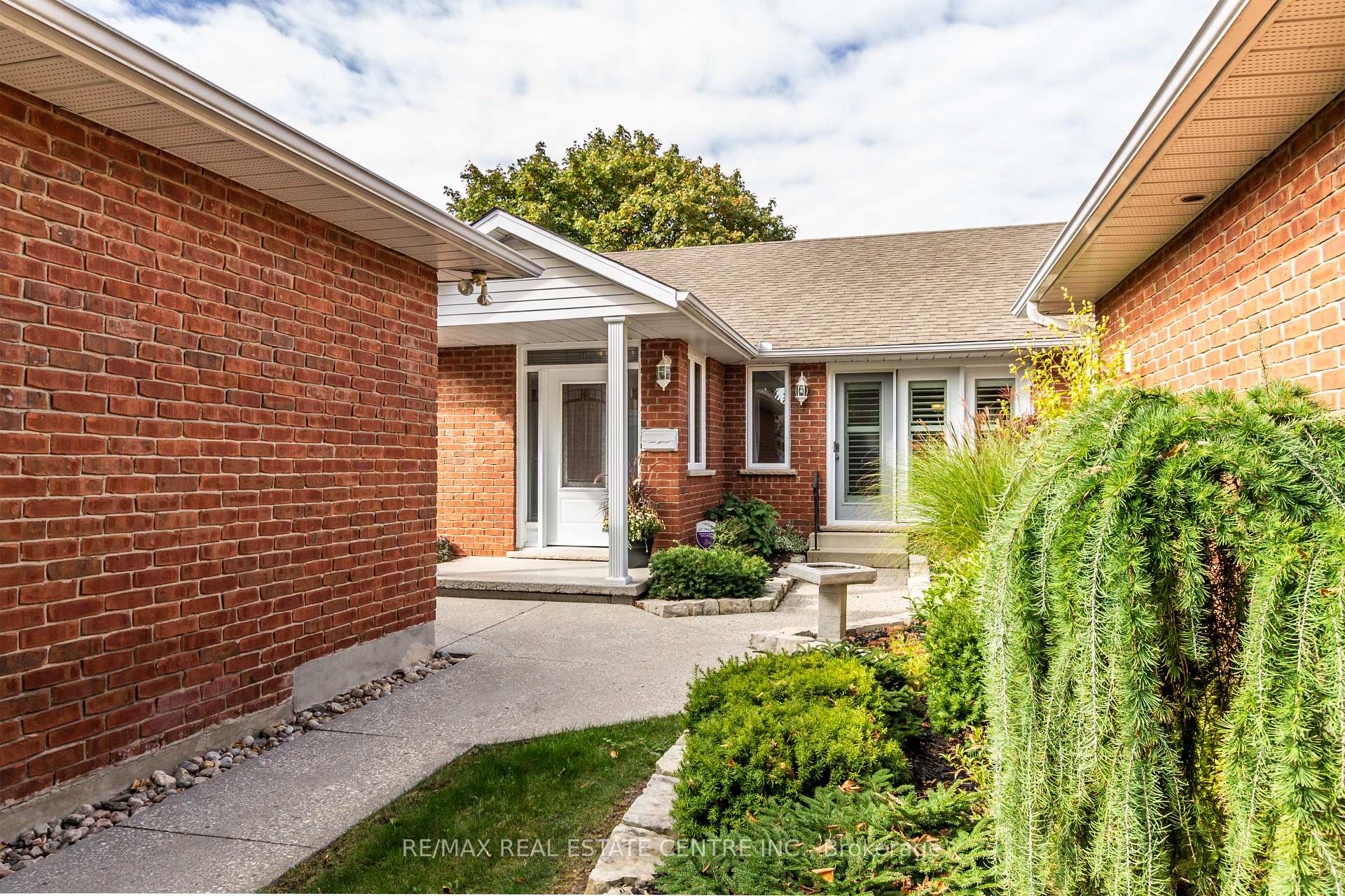 Photo 2 of Unit 16, 71 Beasley Crescent, Cambridge — HOMEH