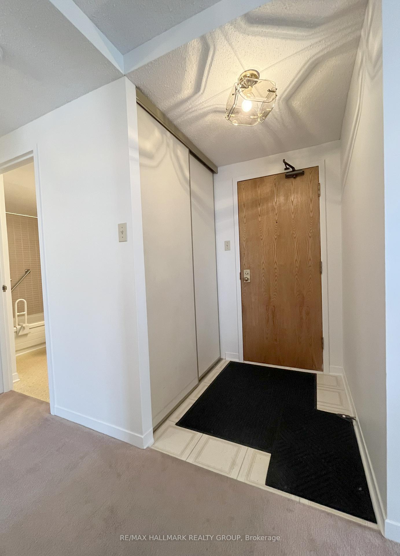 Photo 2 of Unit 608, 80 Sandcastle Drive, Ottawa, Leslie Park — HOMEH