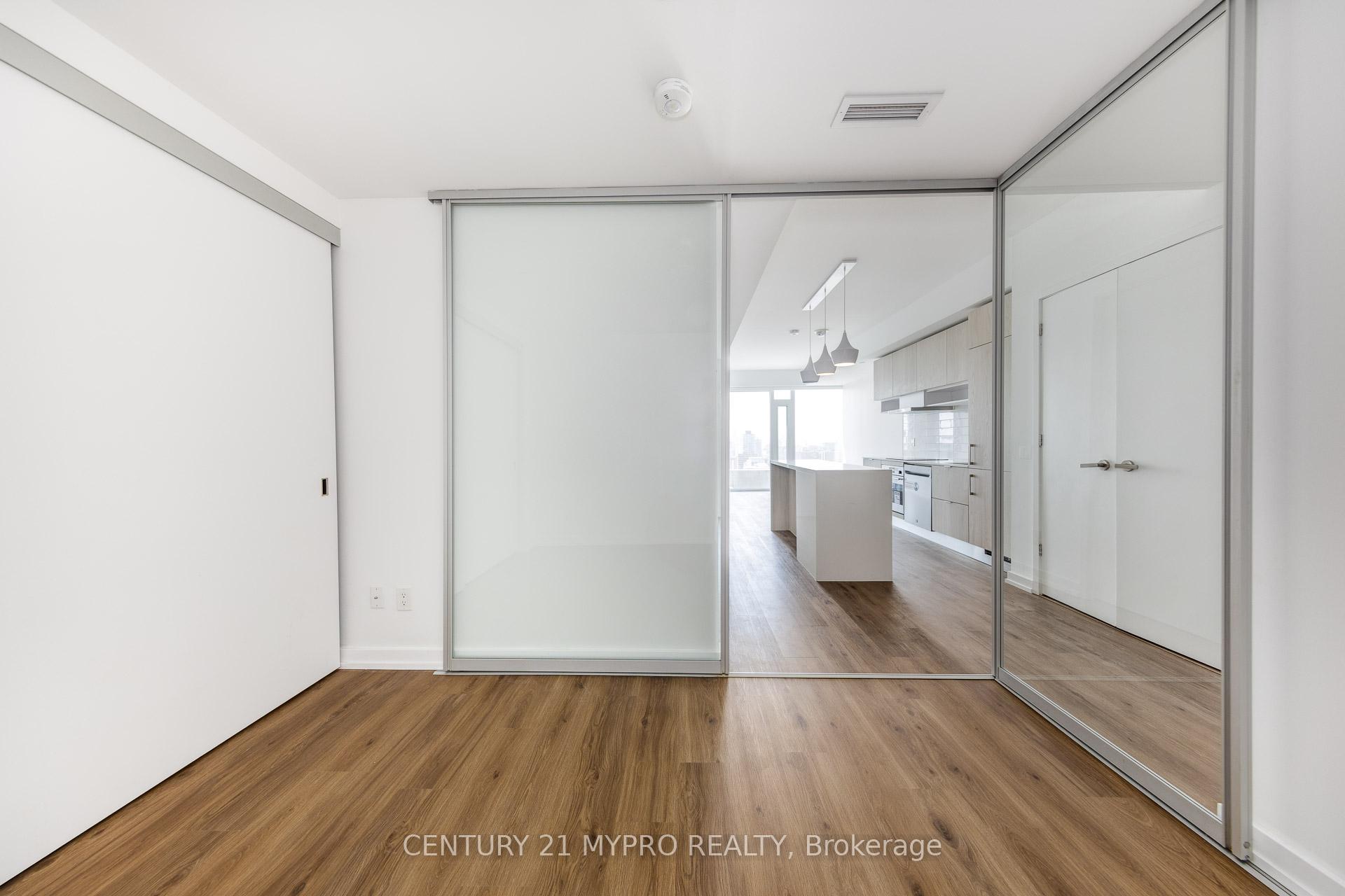 Photo 6 of Unit 2501, 5 Soudan Avenue, Toronto, Mount Pleasant West — HOMEH