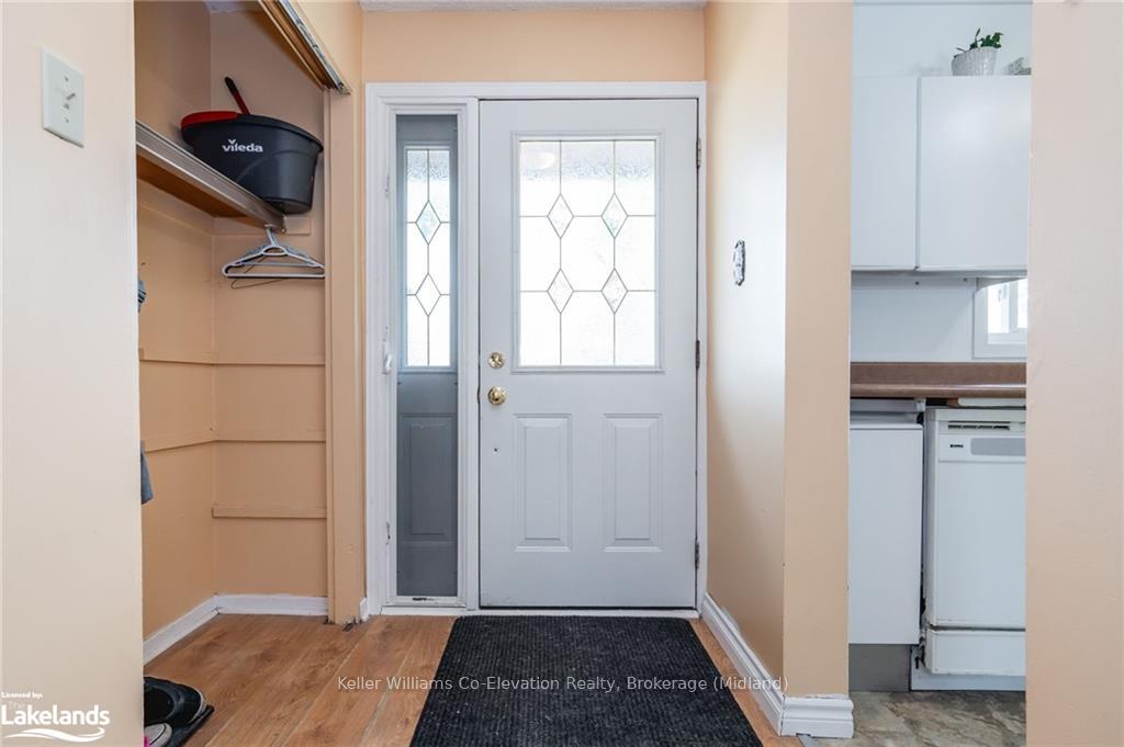 Photo 3 of 584 Tenth Street, Collingwood — HOMEH