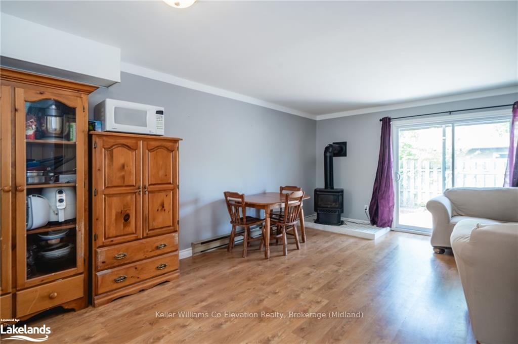 Photo 6 of 584 Tenth Street, Collingwood — HOMEH