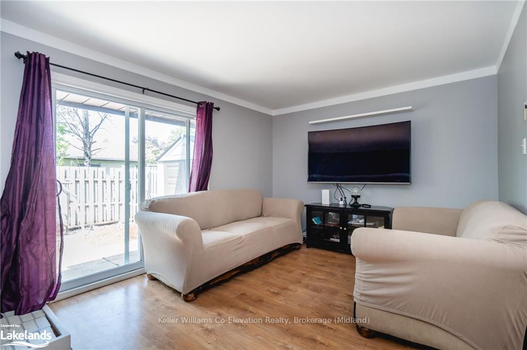 Photo 9 of 584 Tenth Street, Collingwood — HOMEH