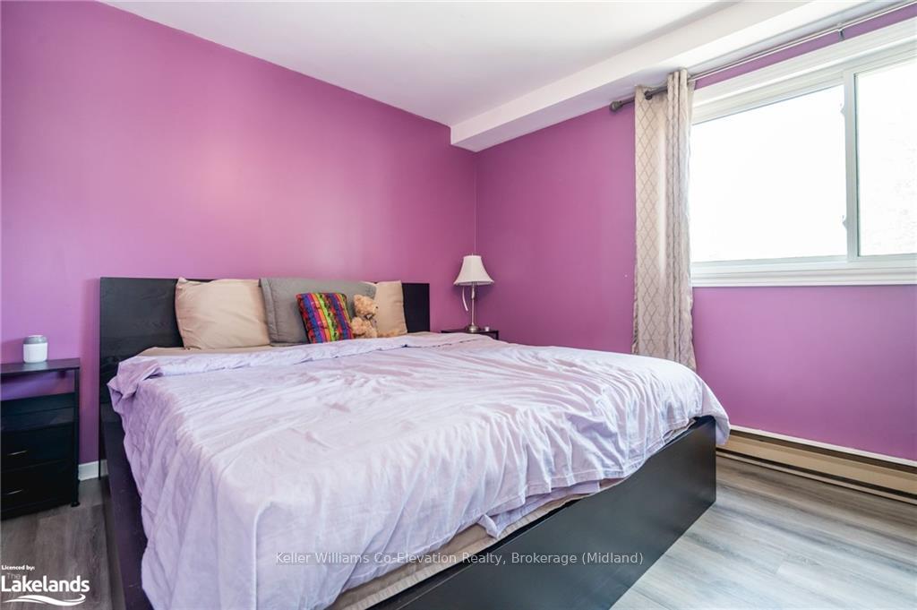 Photo 10 of 584 Tenth Street, Collingwood — HOMEH