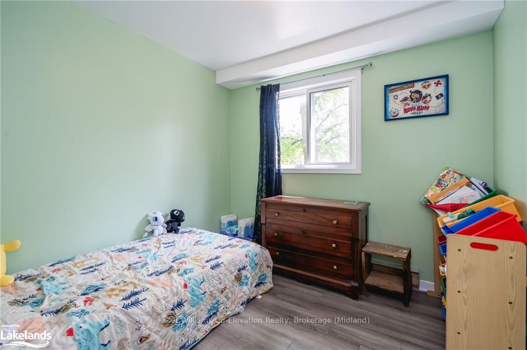 Photo 12 of 584 Tenth Street, Collingwood — HOMEH