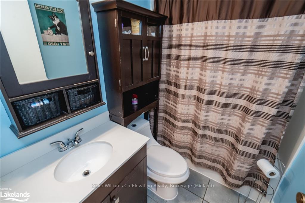 Photo 13 of 584 Tenth Street, Collingwood — HOMEH