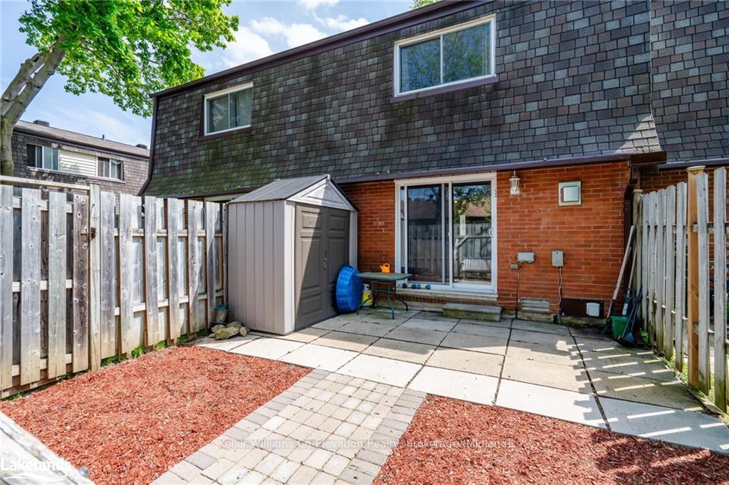 Photo 15 of 584 Tenth Street, Collingwood — HOMEH