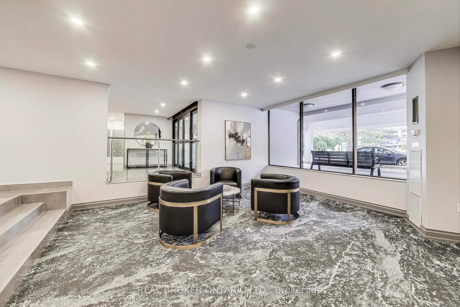 Photo 3 of Unit 1917, 10 Edgecliff Golfway, Toronto, Flemingdon Park — HOMEH