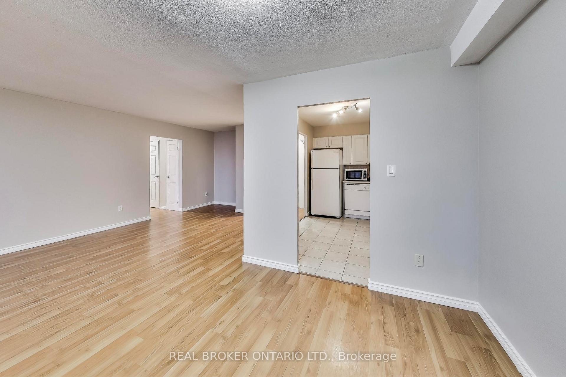 Photo 9 of Unit 1917, 10 Edgecliff Golfway, Toronto, Flemingdon Park — HOMEH