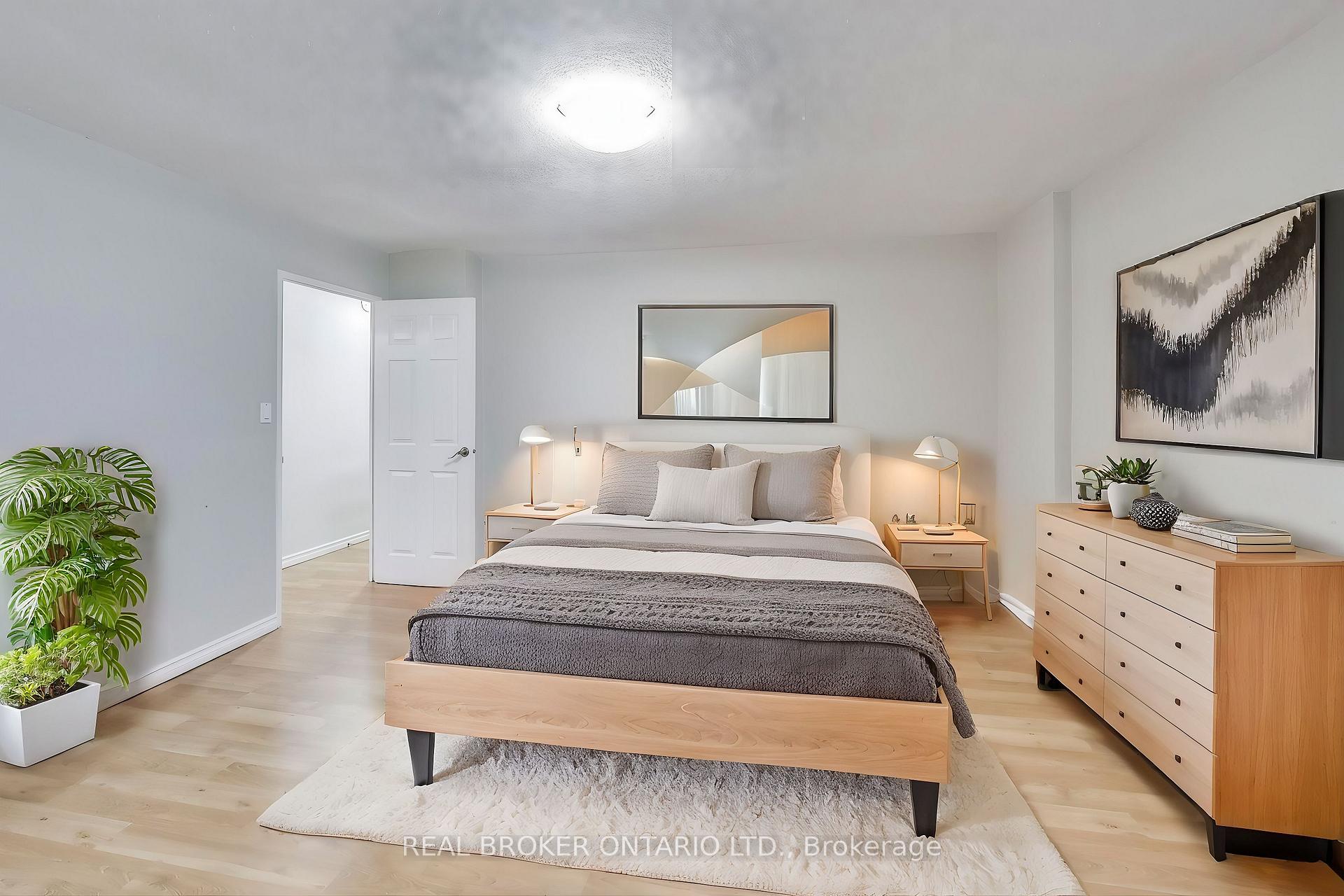 Photo 24 of Unit 1917, 10 Edgecliff Golfway, Toronto, Flemingdon Park — HOMEH