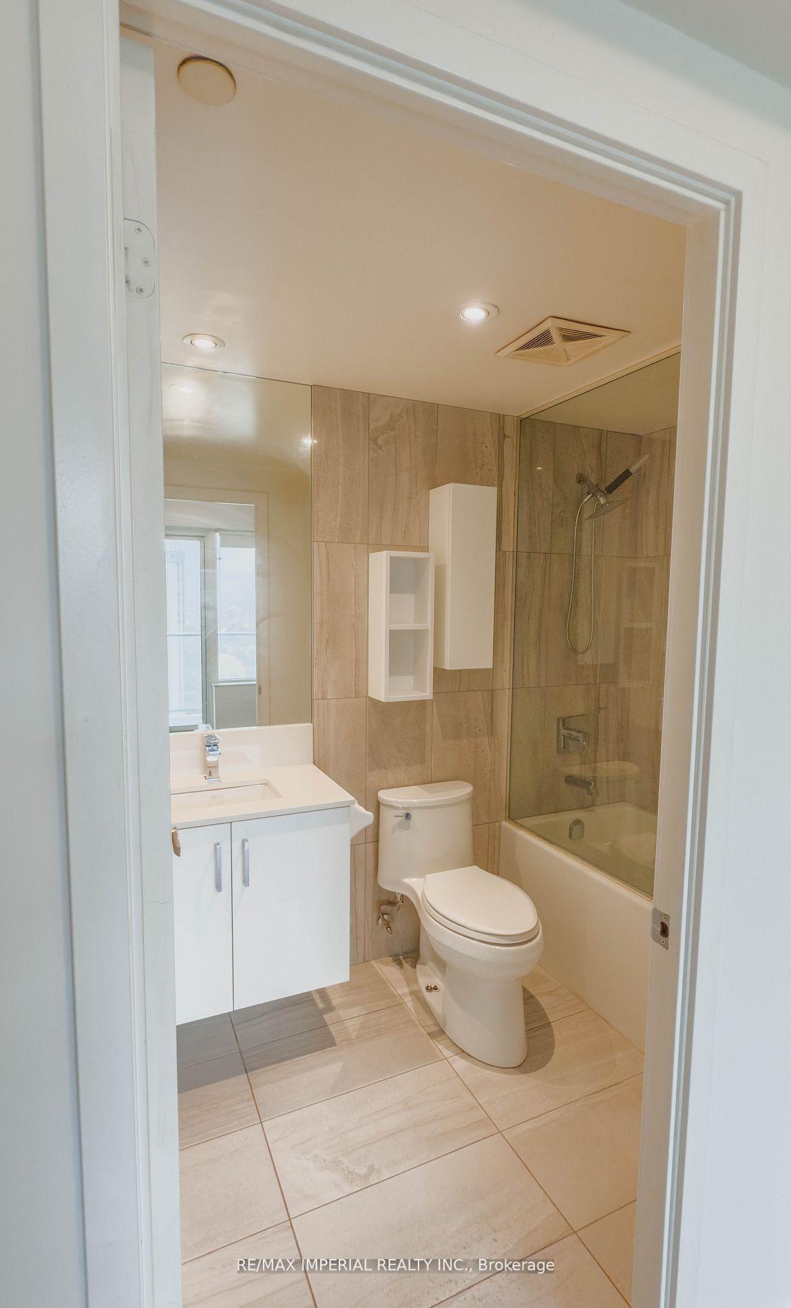 Photo 11 of Unit 2203 Nt, 99 Broadway Avenue, Toronto, Mount Pleasant West — HOMEH