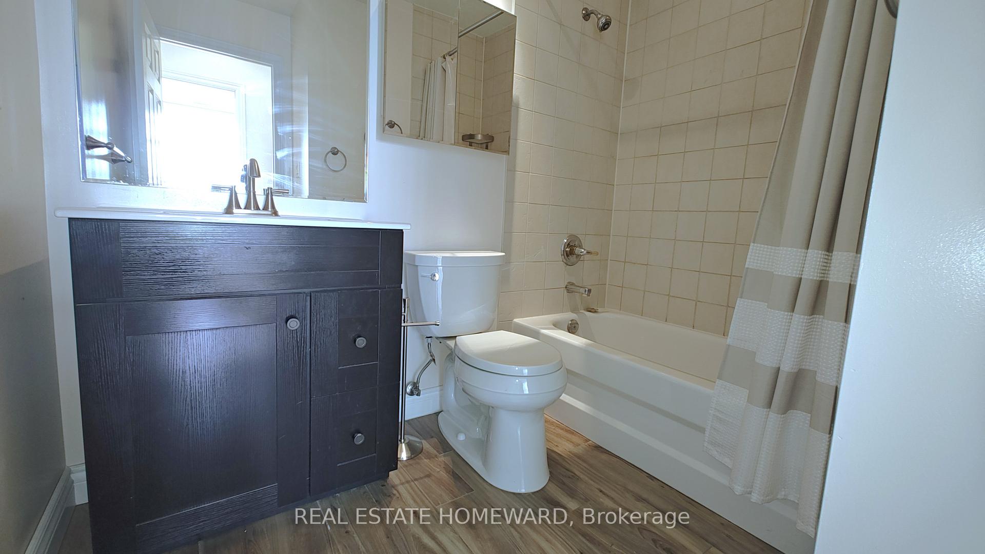 Photo 12 of Unit 417, 1 Leaside Park Drive, Toronto, Thorncliffe Park — HOMEH