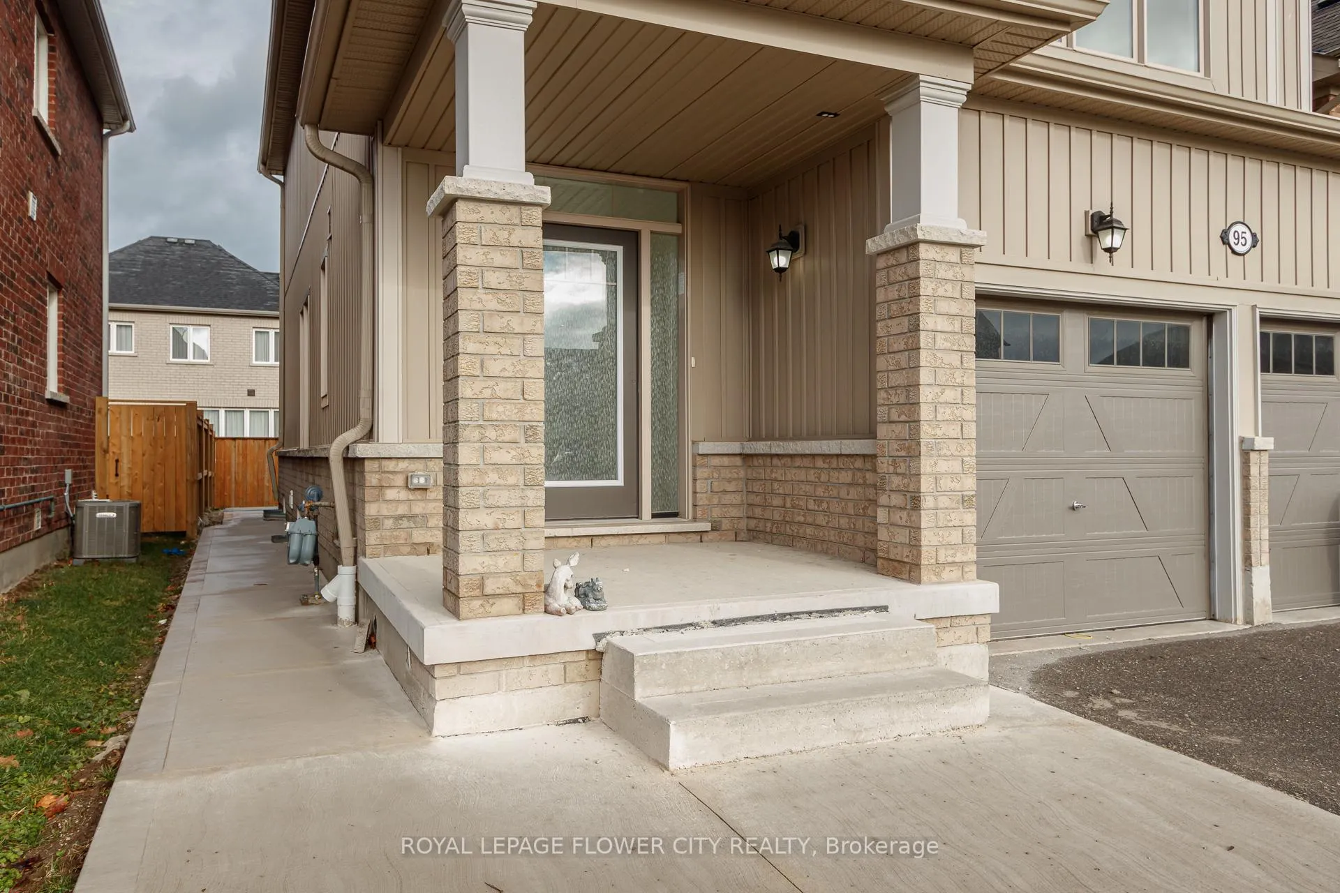 Photo 3 of 95 Tracey Lane, Collingwood — HOMEH