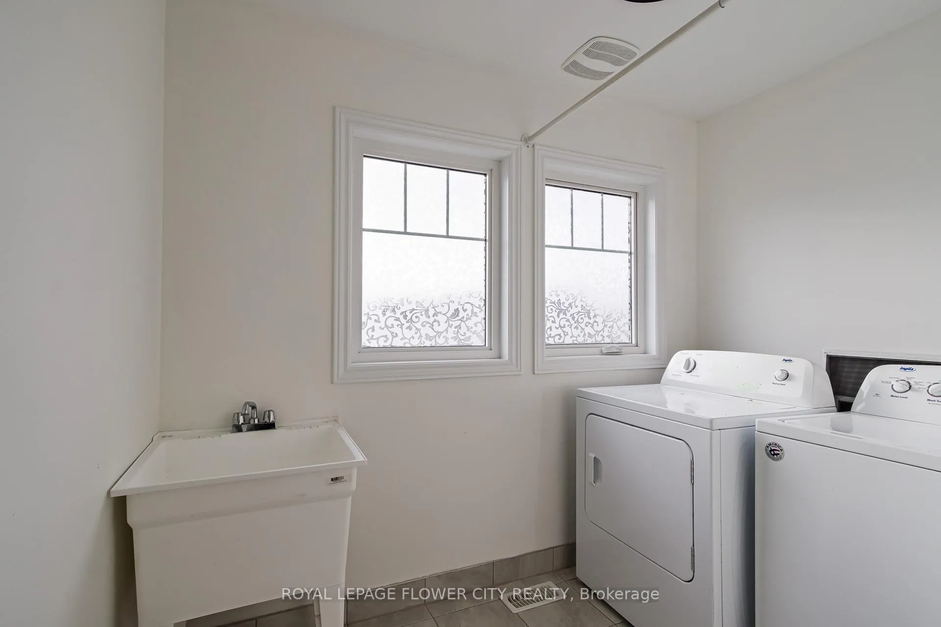 Photo 28 of 95 Tracey Lane, Collingwood — HOMEH