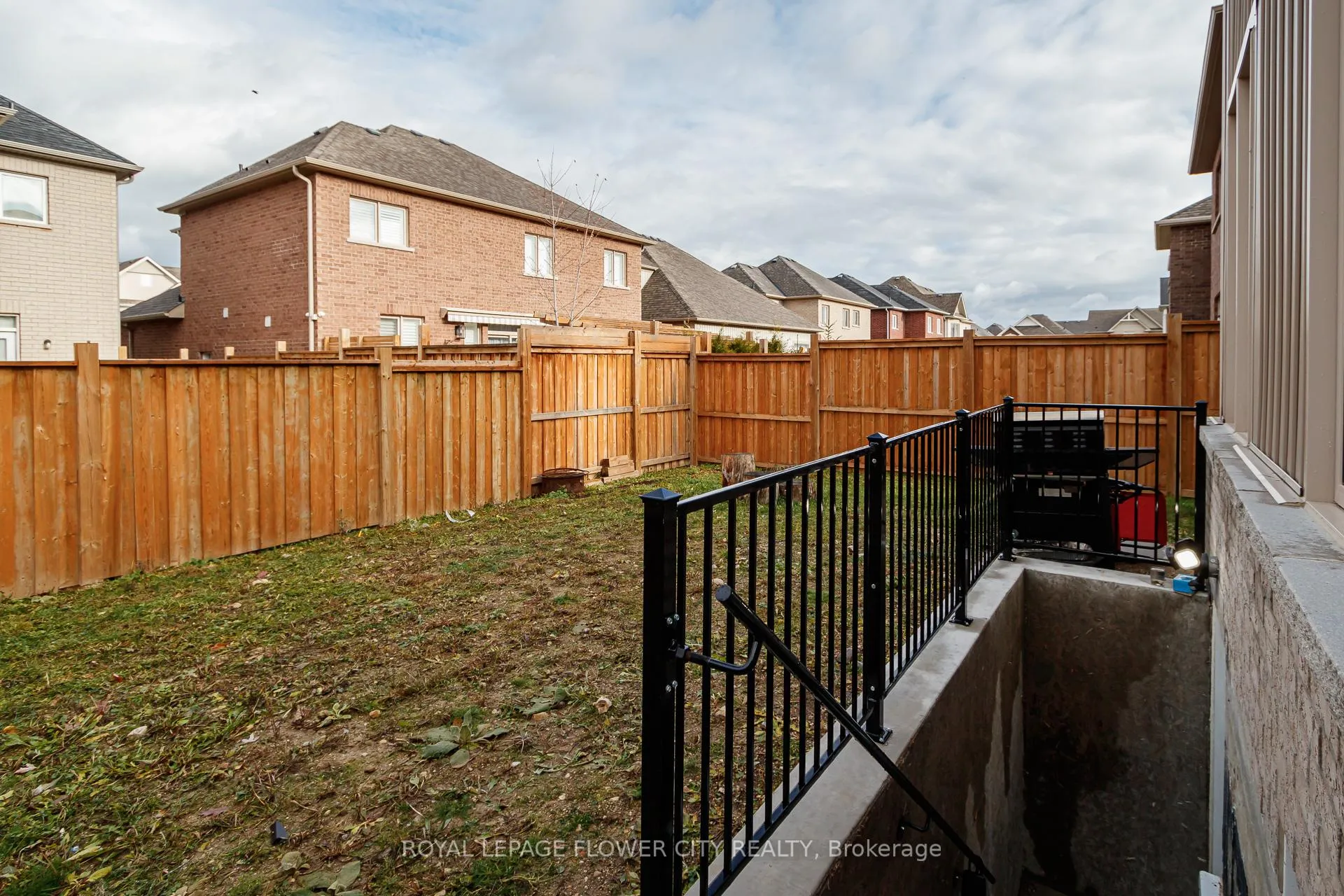 Photo 44 of 95 Tracey Lane, Collingwood — HOMEH