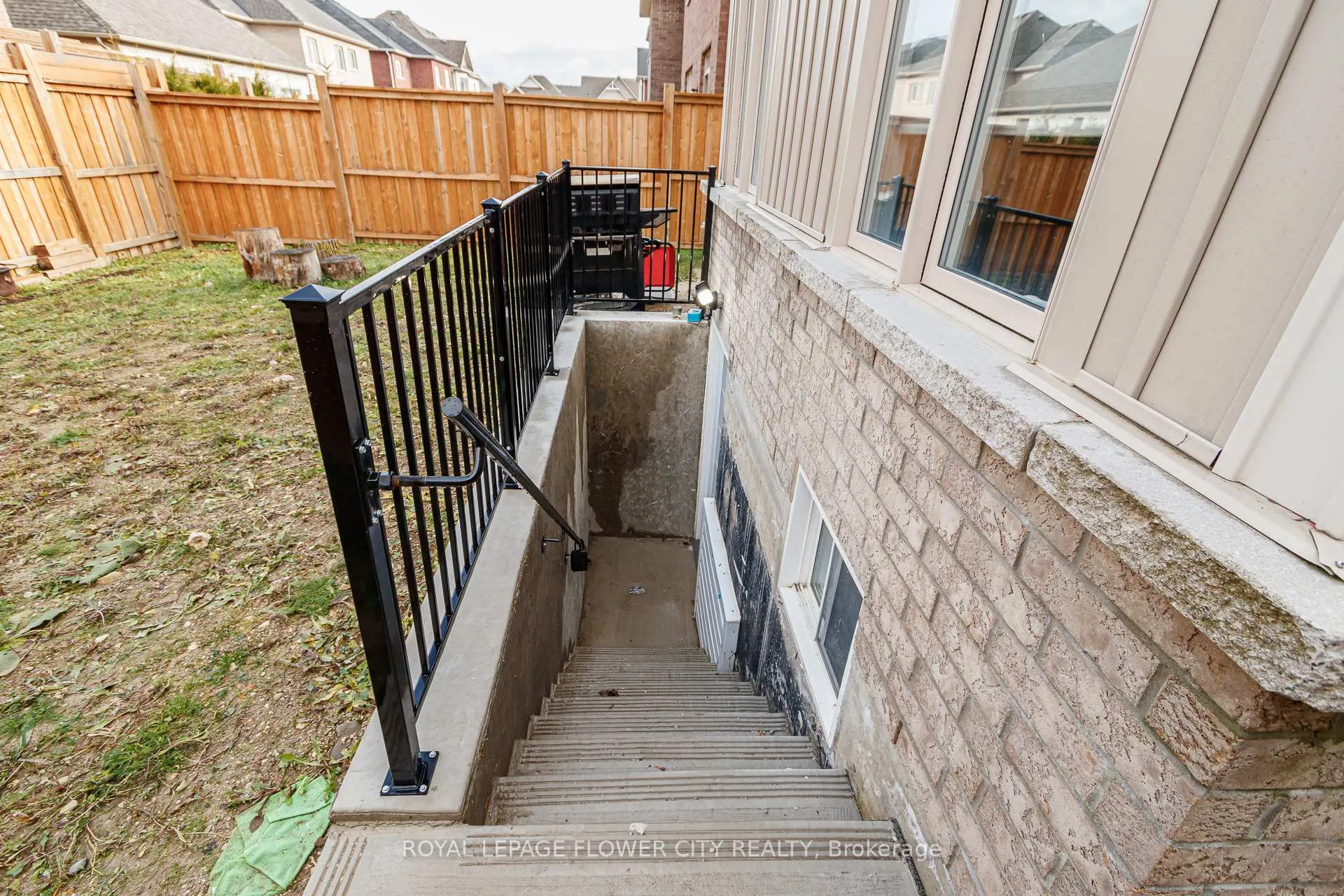Photo 45 of 95 Tracey Lane, Collingwood — HOMEH