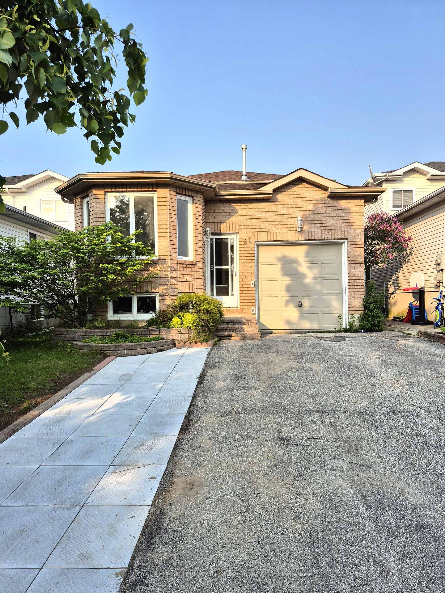 Photo 1 of Unit Lower, 61 Downing Crescent, Barrie, Holly — HOMEH