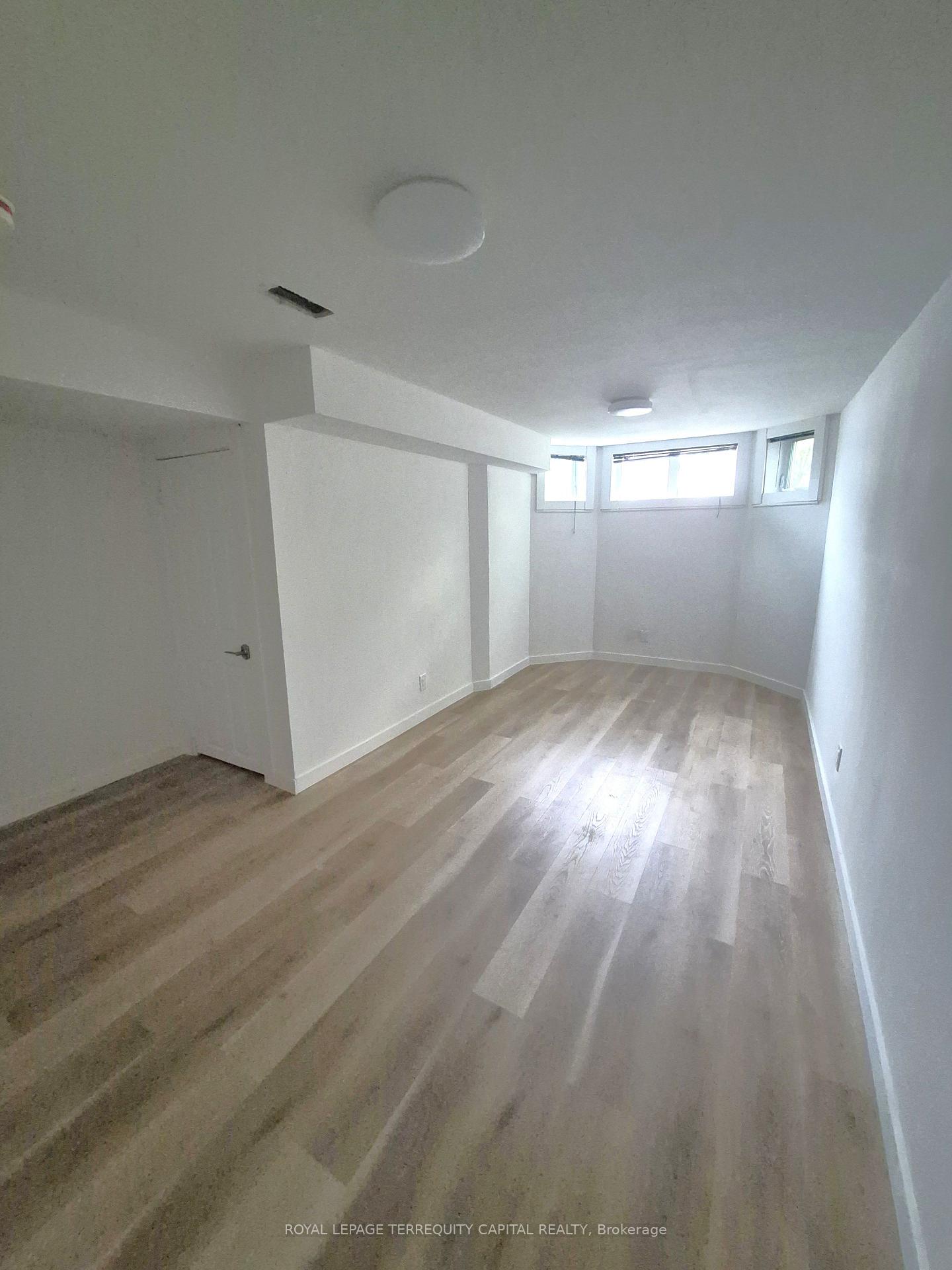 Photo 8 of Unit Lower, 61 Downing Crescent, Barrie, Holly — HOMEH