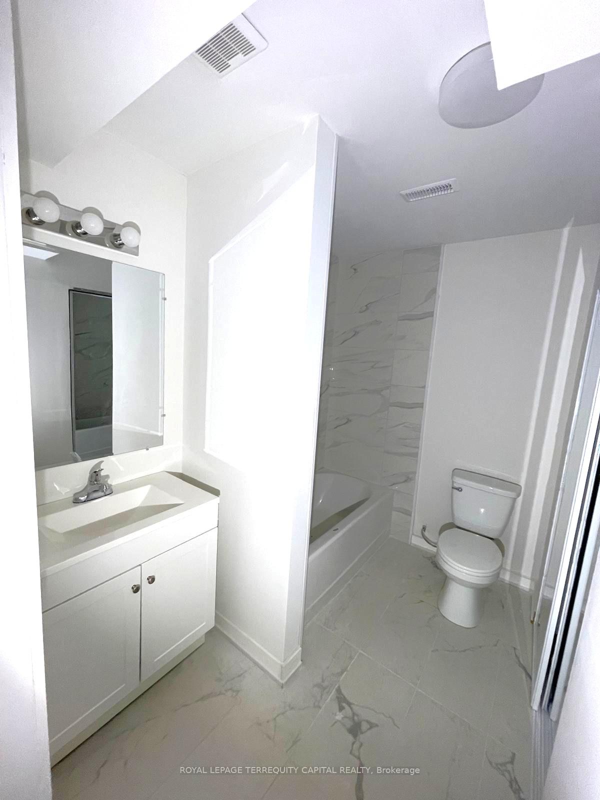 Photo 9 of Unit Lower, 61 Downing Crescent, Barrie, Holly — HOMEH