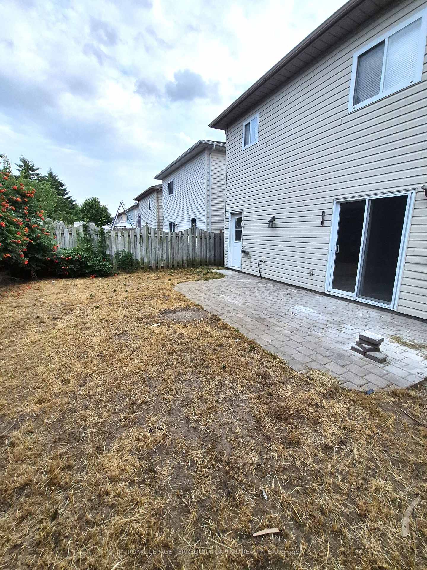 Photo 12 of Unit Lower, 61 Downing Crescent, Barrie, Holly — HOMEH