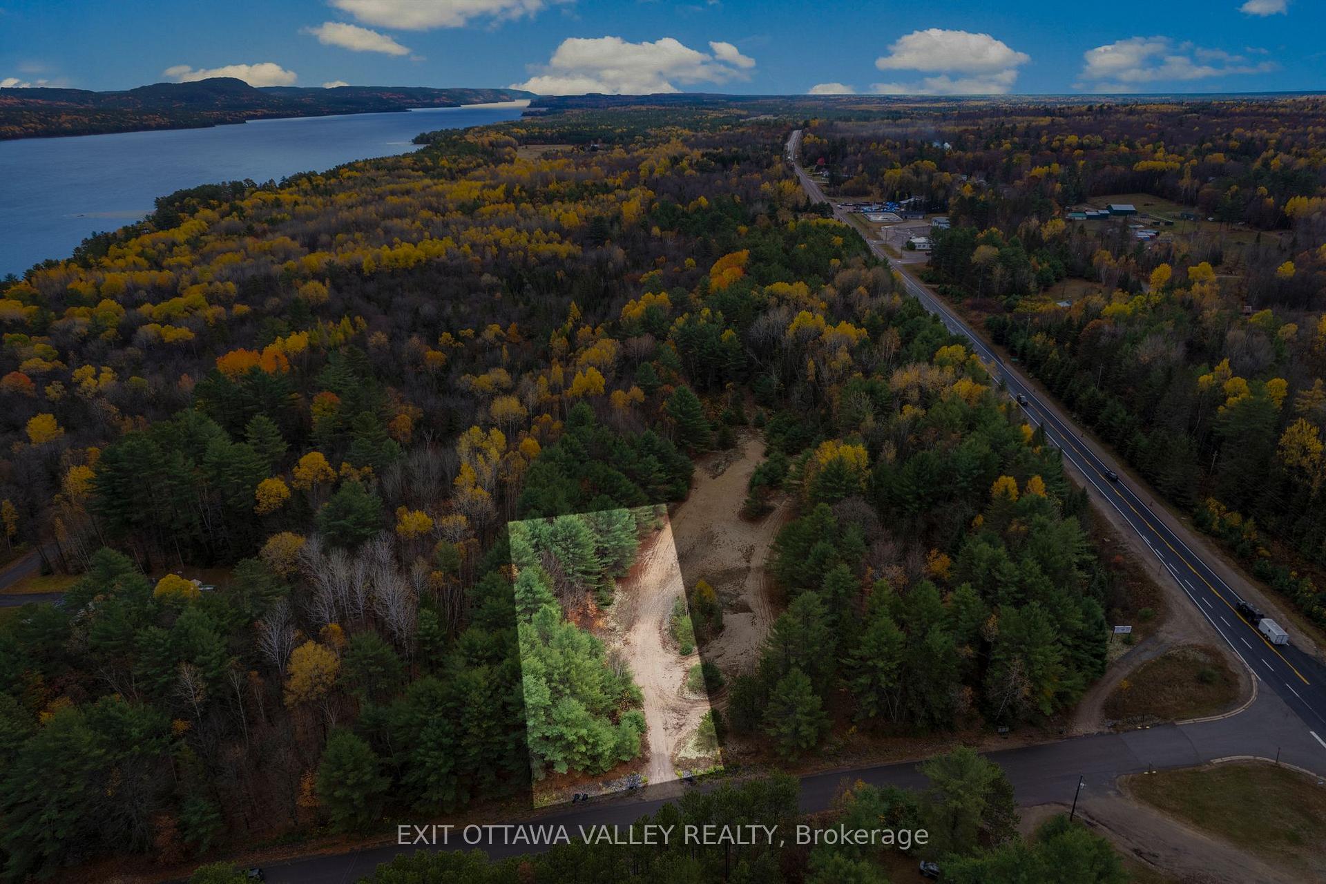 Photo 7 of part 13 Moose Avenue, Deep River — HOMEH