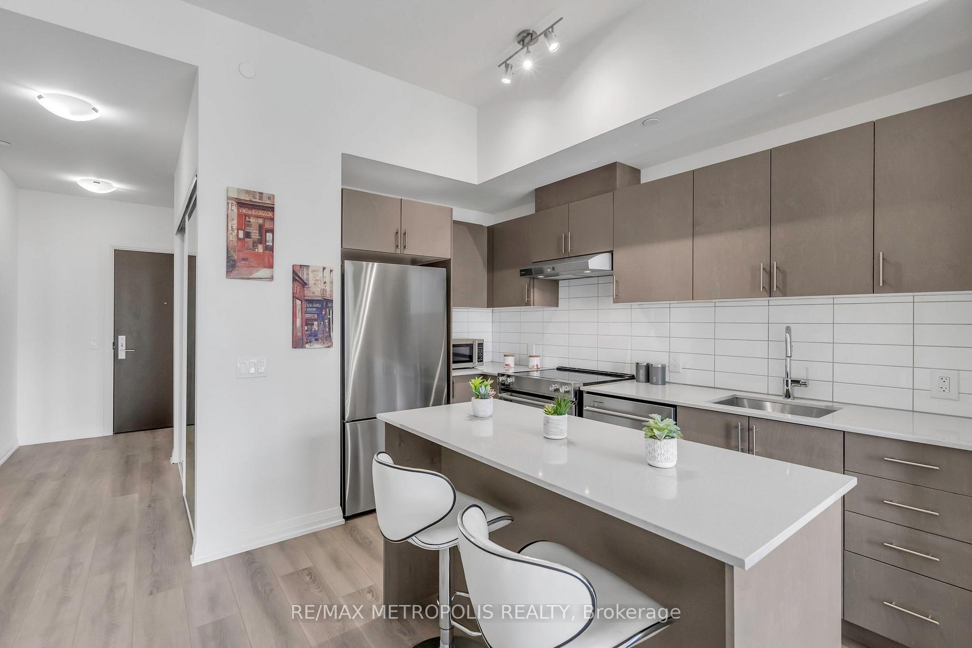 Photo 9 of Unit 2516, 9000 Jane Street, Vaughan, Vellore Village — HOMEH