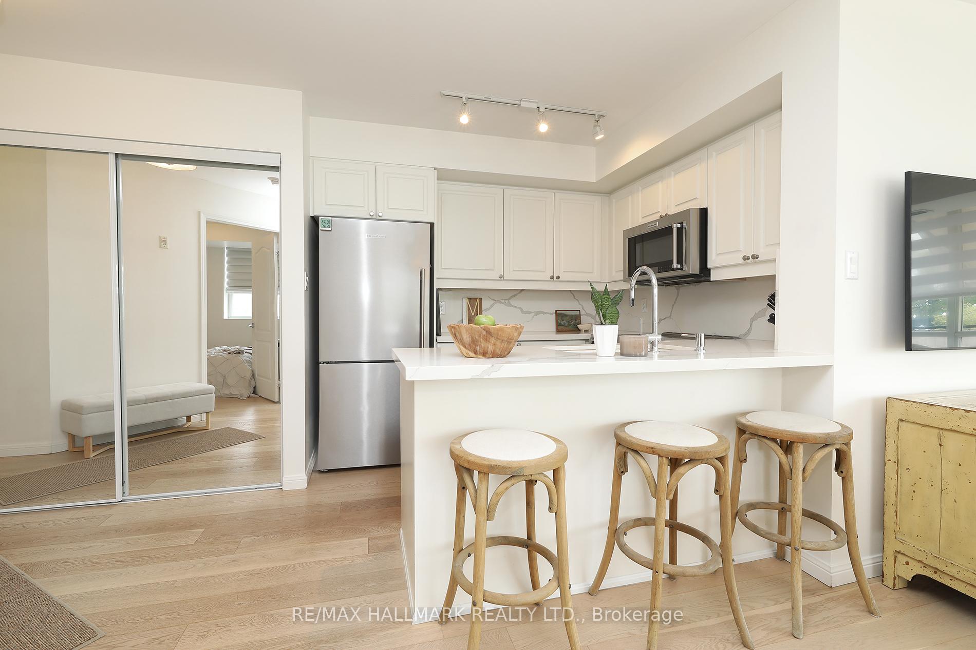 Photo 7 of Unit 403, 55 Lorindale Avenue, Toronto, Lawrence Park North — HOMEH