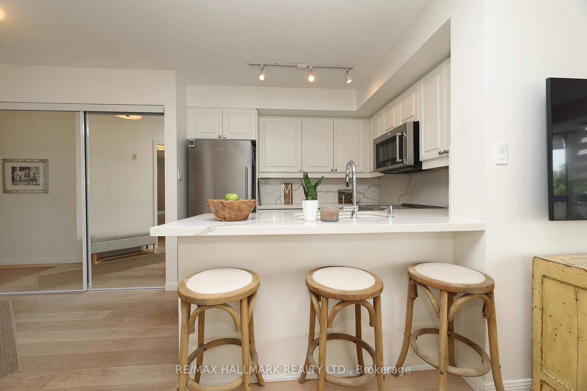 Photo 8 of Unit 403, 55 Lorindale Avenue, Toronto, Lawrence Park North — HOMEH