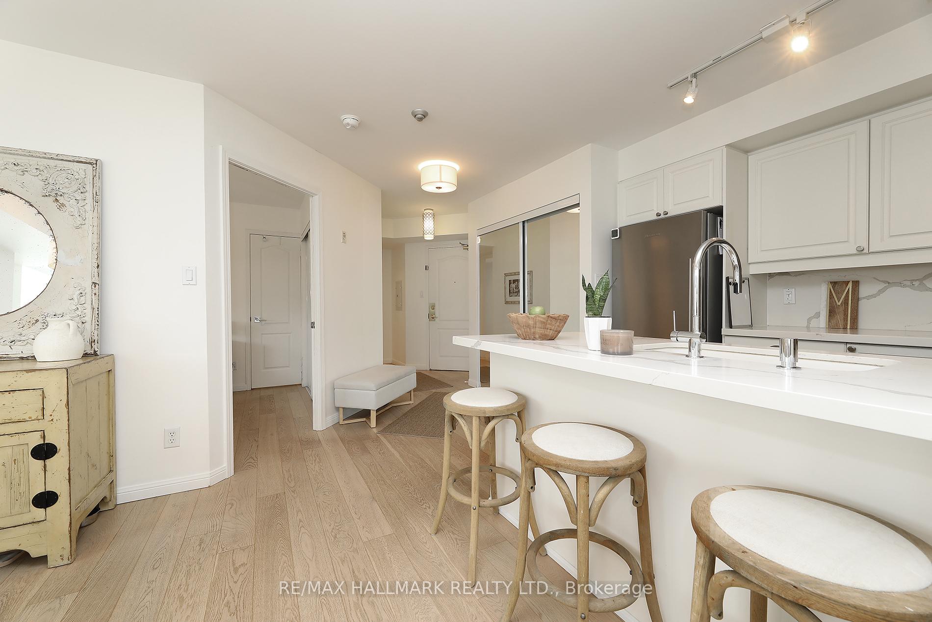 Photo 9 of Unit 403, 55 Lorindale Avenue, Toronto, Lawrence Park North — HOMEH