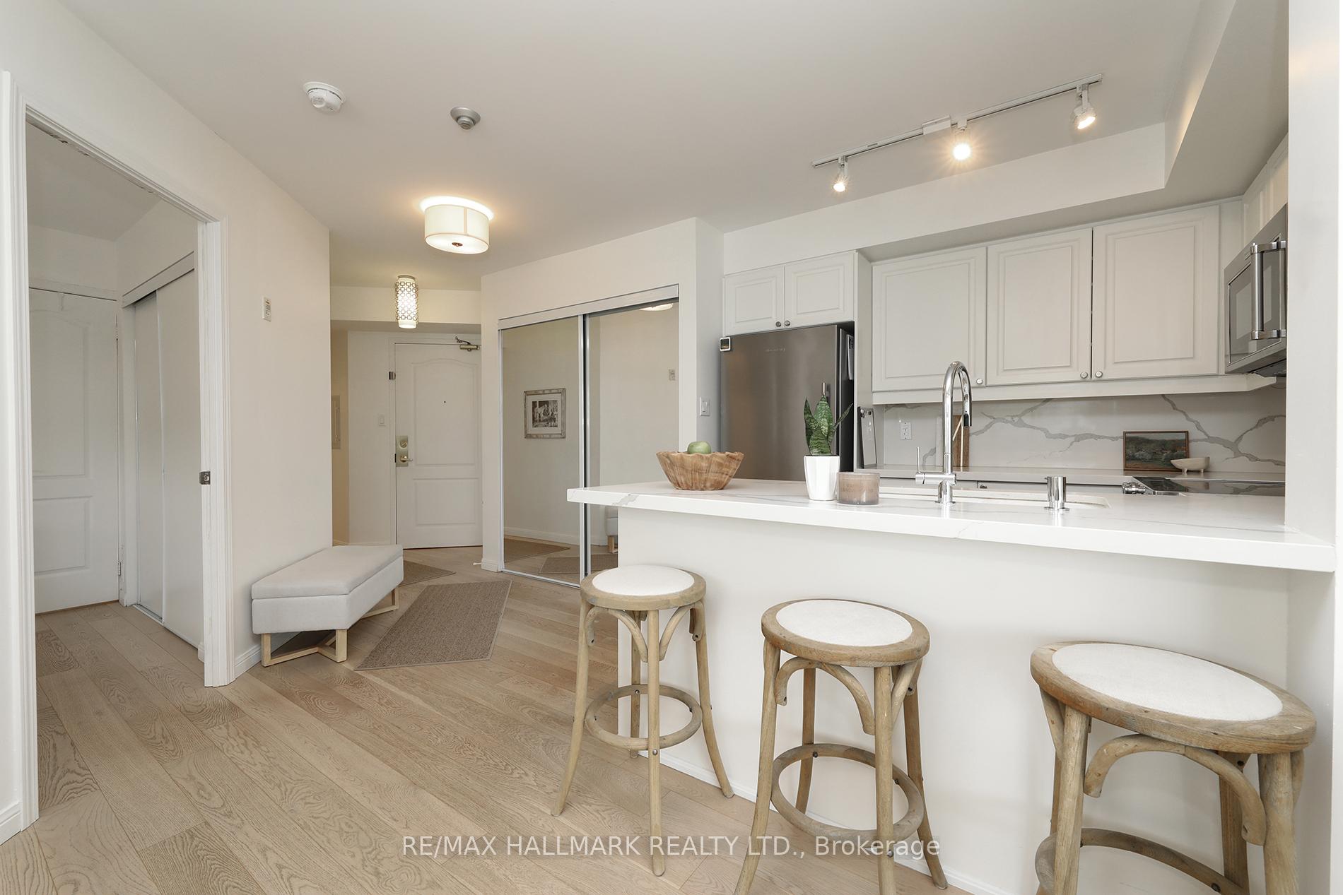Photo 10 of Unit 403, 55 Lorindale Avenue, Toronto, Lawrence Park North — HOMEH