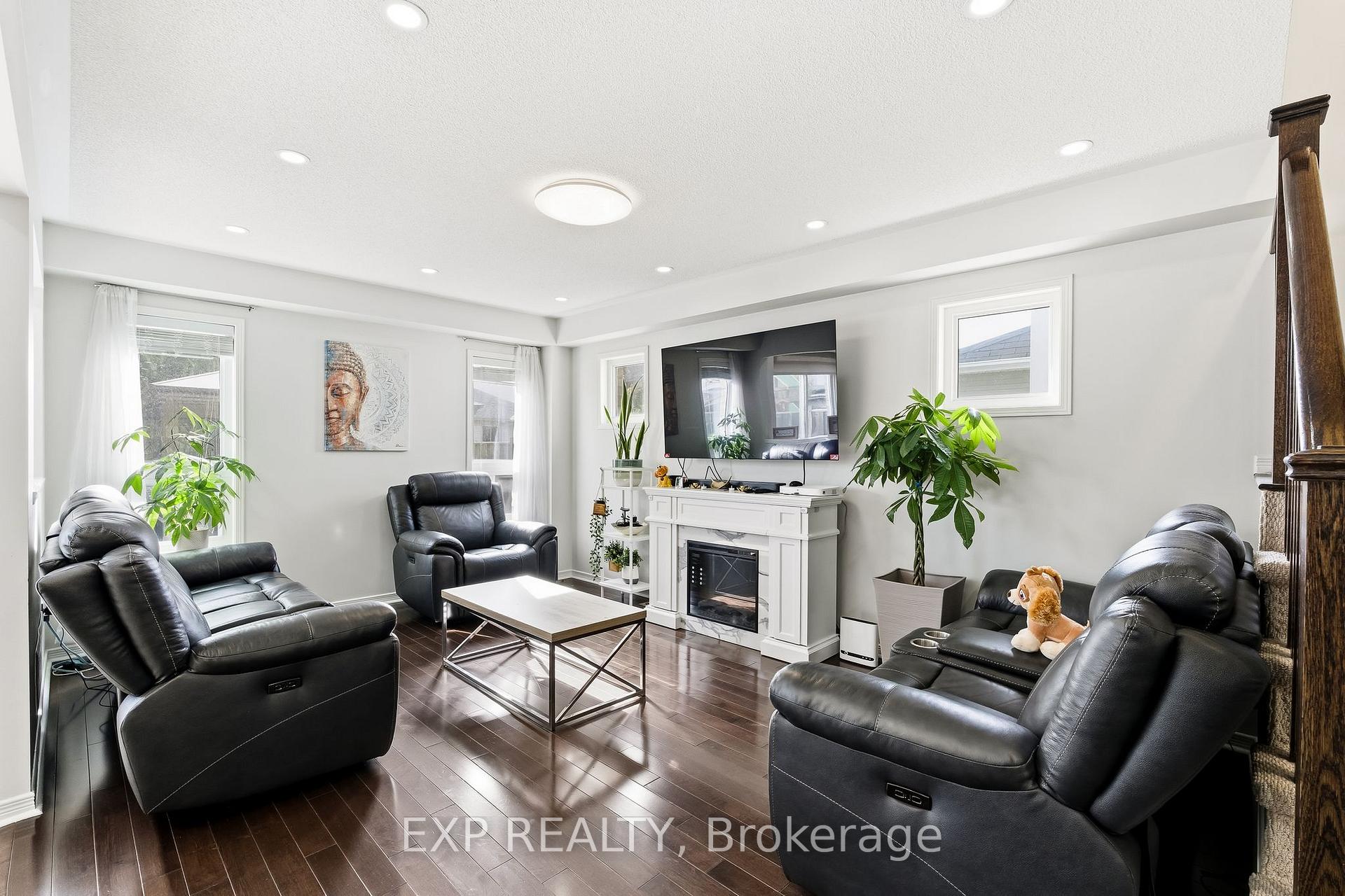 Photo 11 of 99 Honeyman Drive, Clarington, Bowmanville — HOMEH