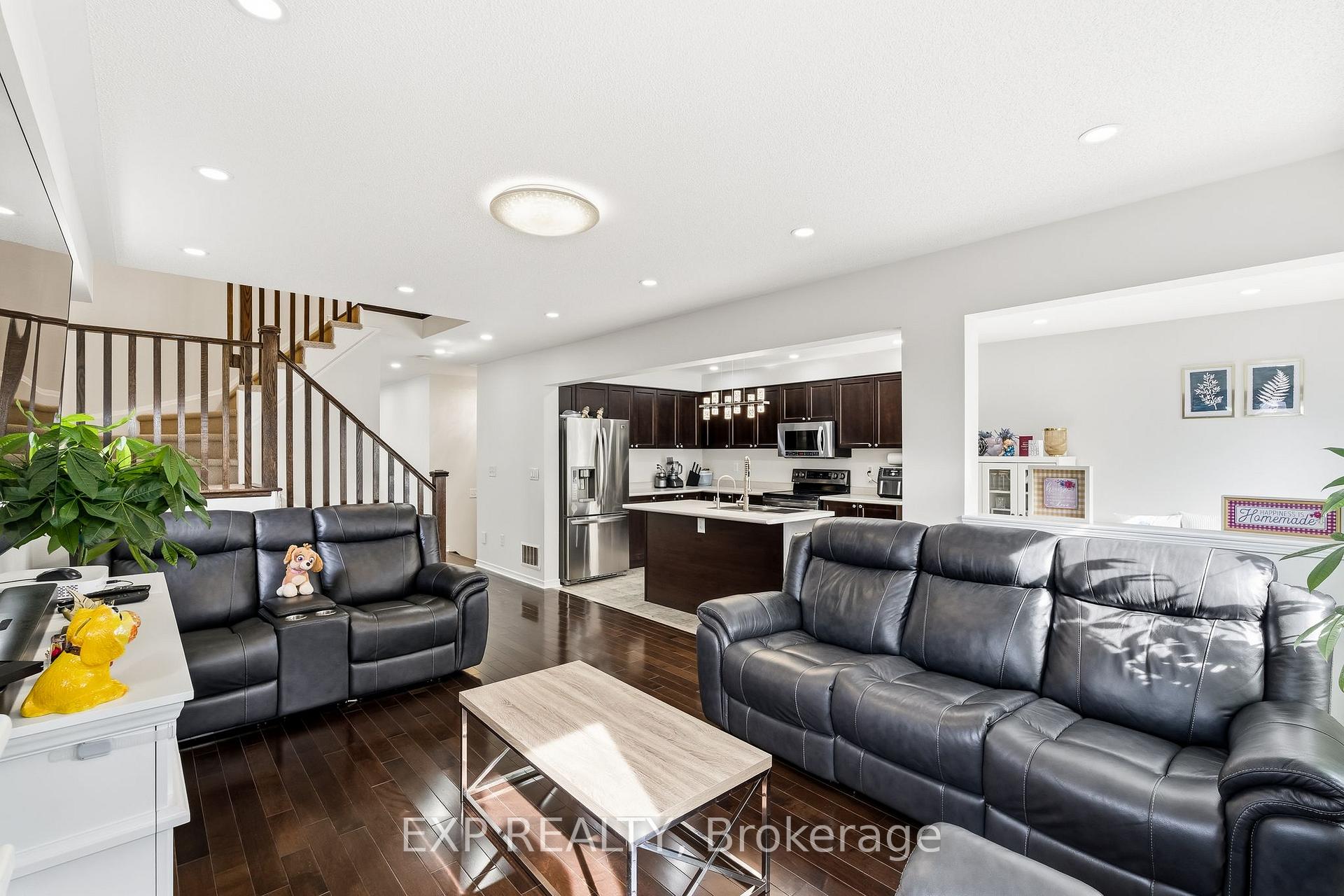 Photo 13 of 99 Honeyman Drive, Clarington, Bowmanville — HOMEH