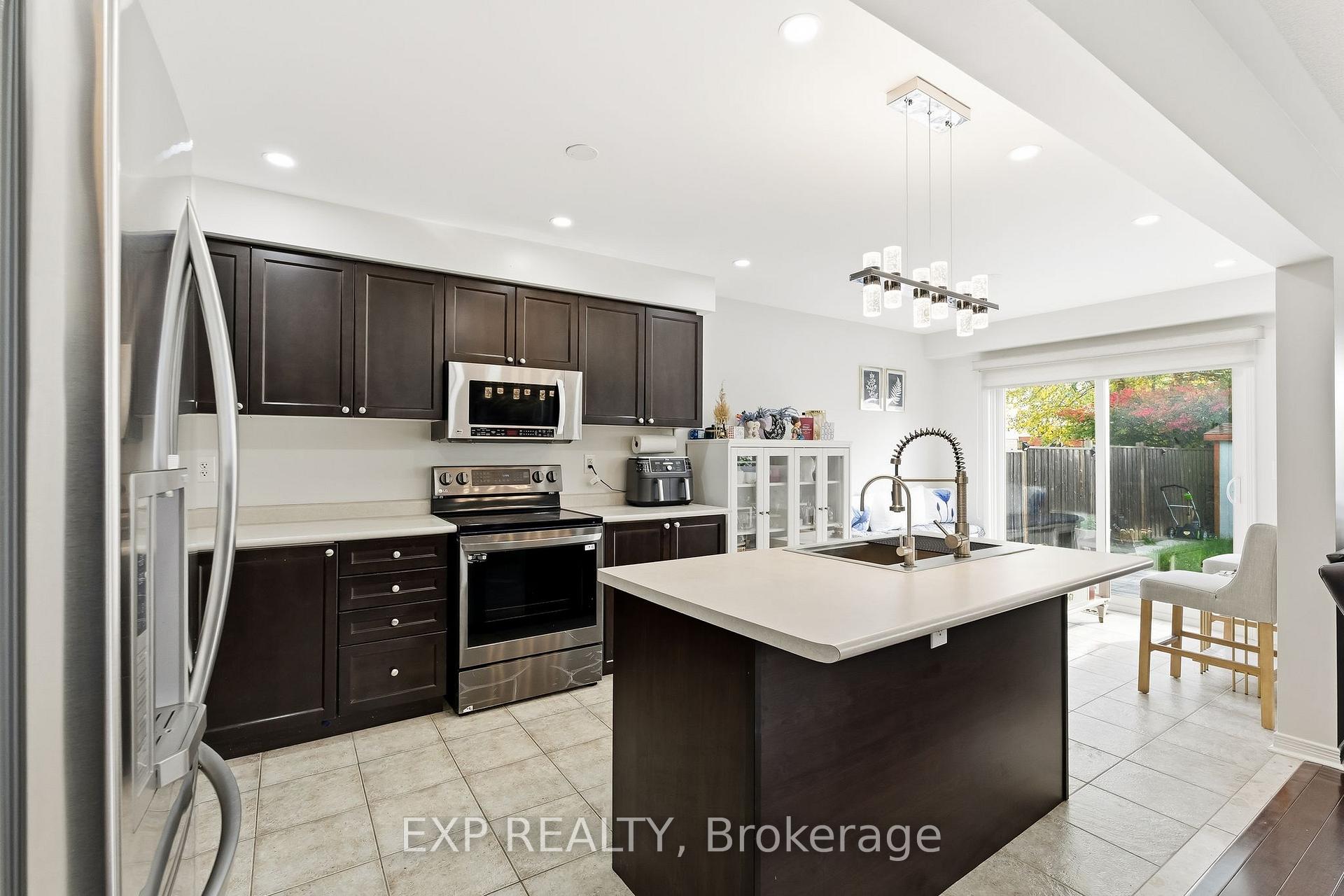 Photo 12 of 99 Honeyman Drive, Clarington, Bowmanville — HOMEH