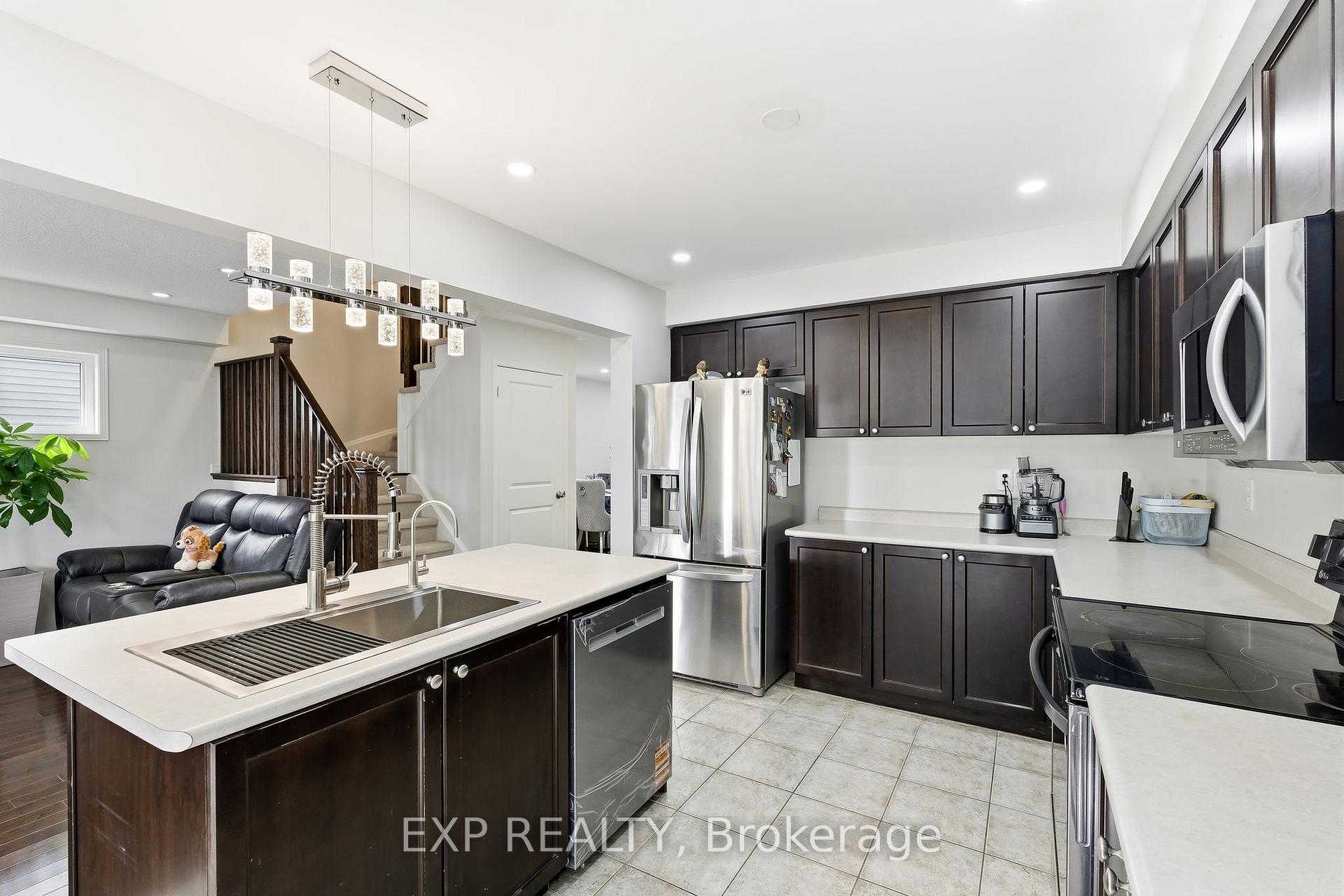 Photo 16 of 99 Honeyman Drive, Clarington, Bowmanville — HOMEH