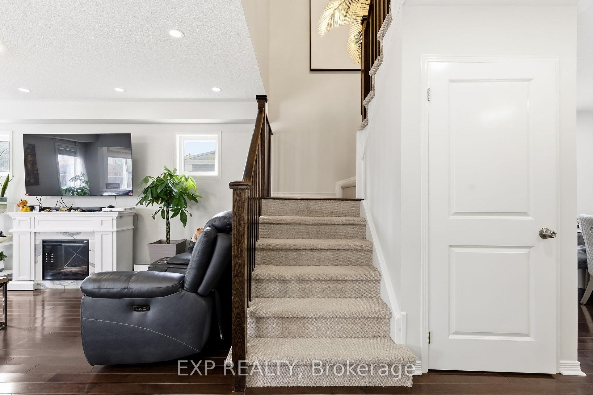 Photo 21 of 99 Honeyman Drive, Clarington, Bowmanville — HOMEH