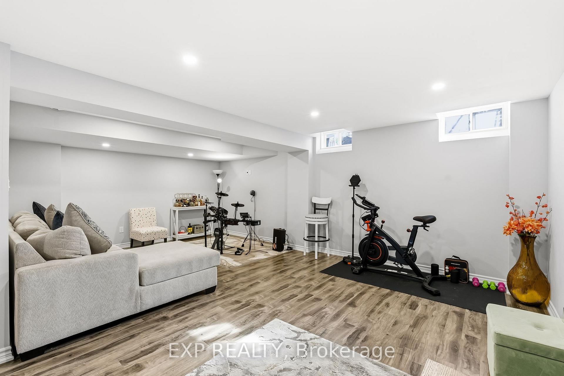Photo 34 of 99 Honeyman Drive, Clarington, Bowmanville — HOMEH