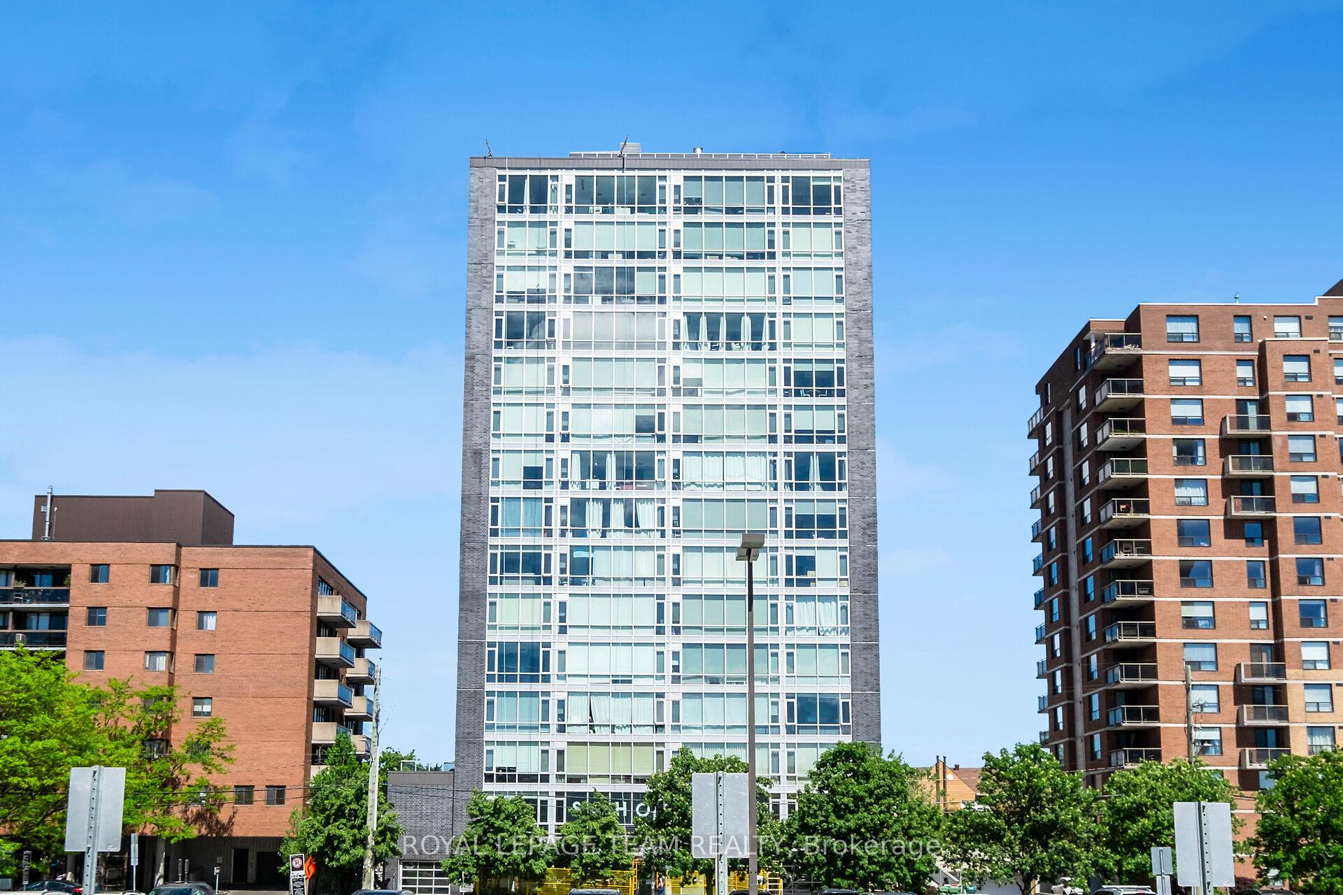 Front of Unit 703, 201 Parkdale Avenue