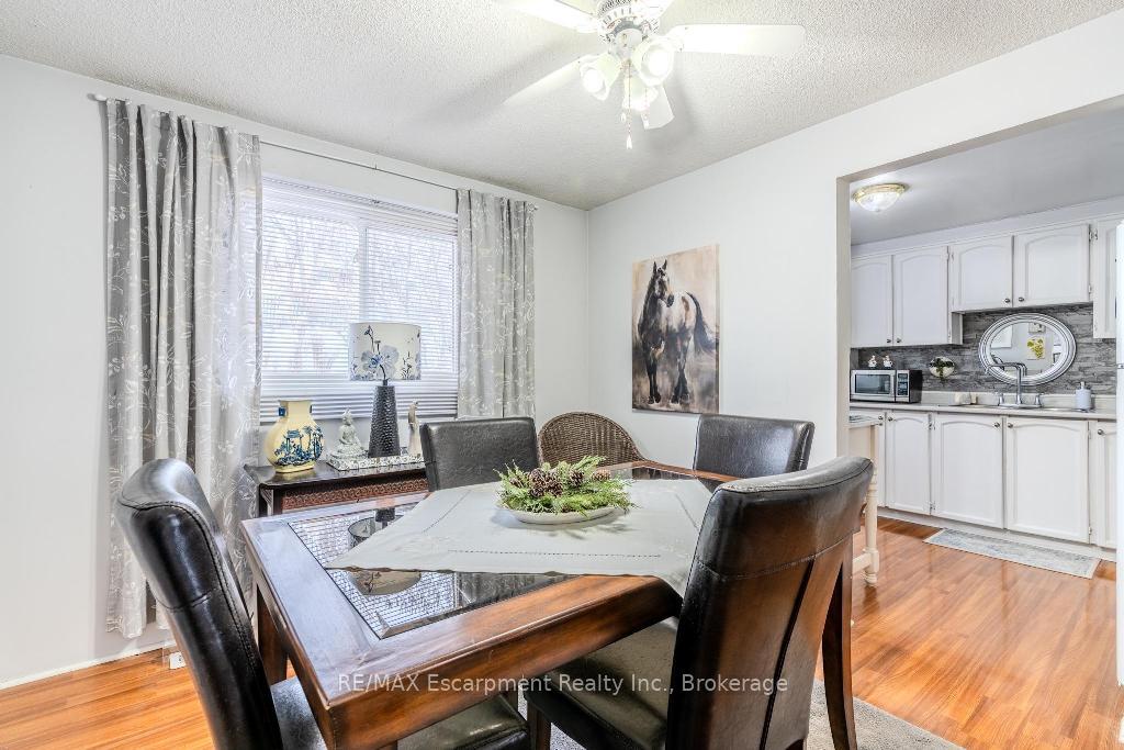 Photo 6 of Unit 9, 523 Parkview Crescent, Cambridge — HOMEH