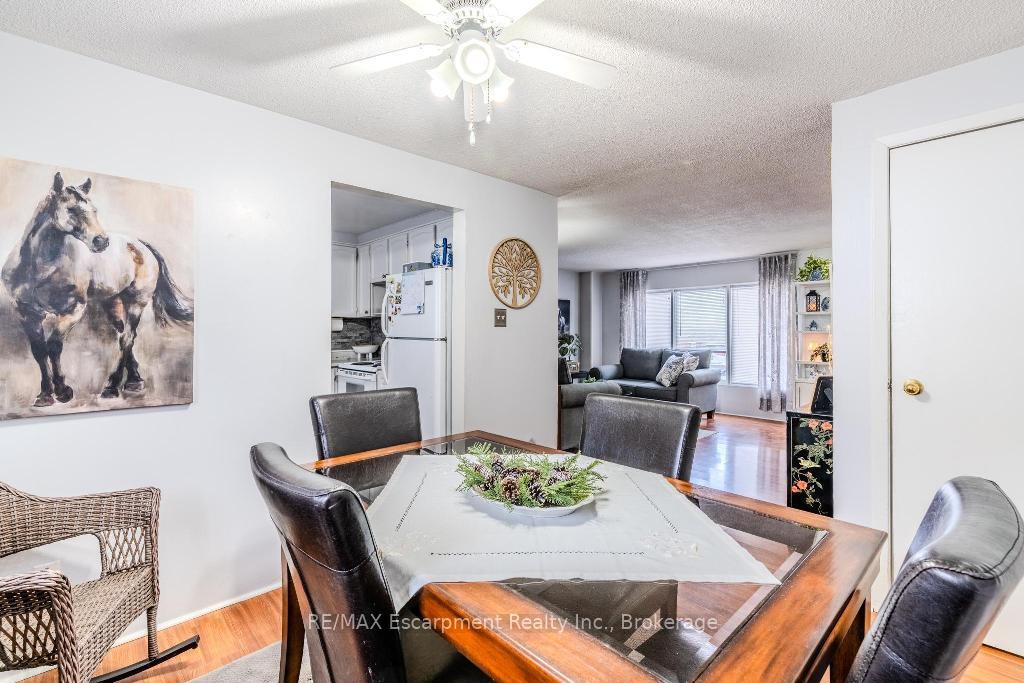 Photo 7 of Unit 9, 523 Parkview Crescent, Cambridge — HOMEH