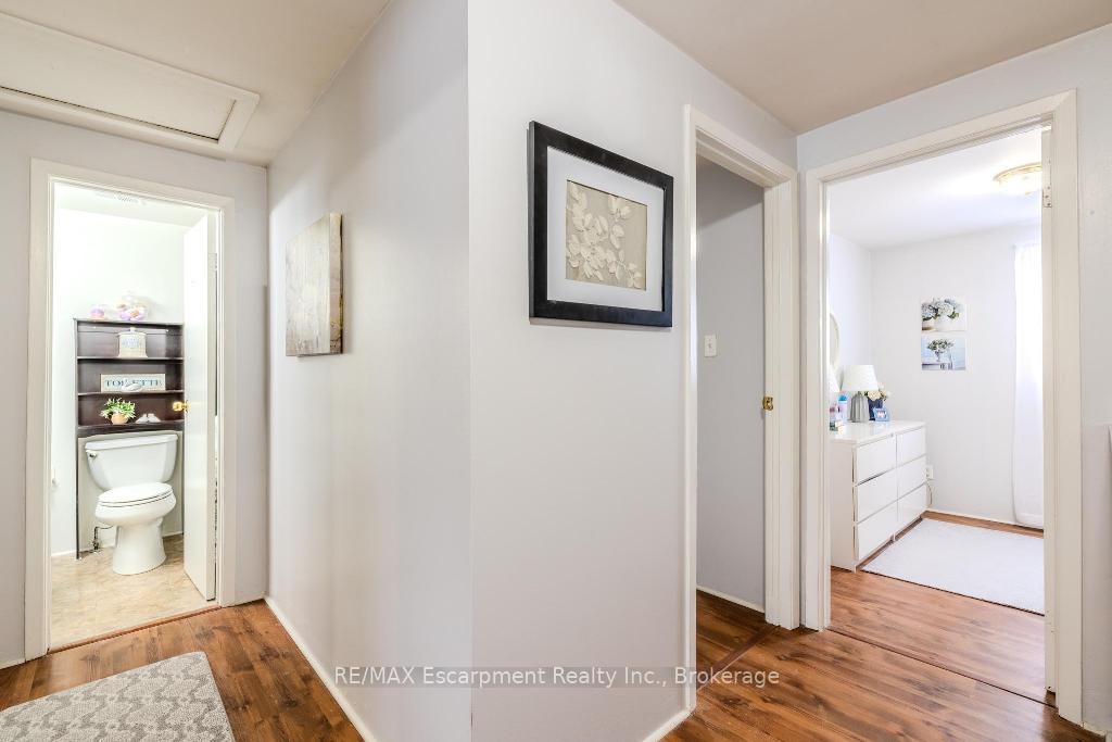 Photo 12 of Unit 9, 523 Parkview Crescent, Cambridge — HOMEH