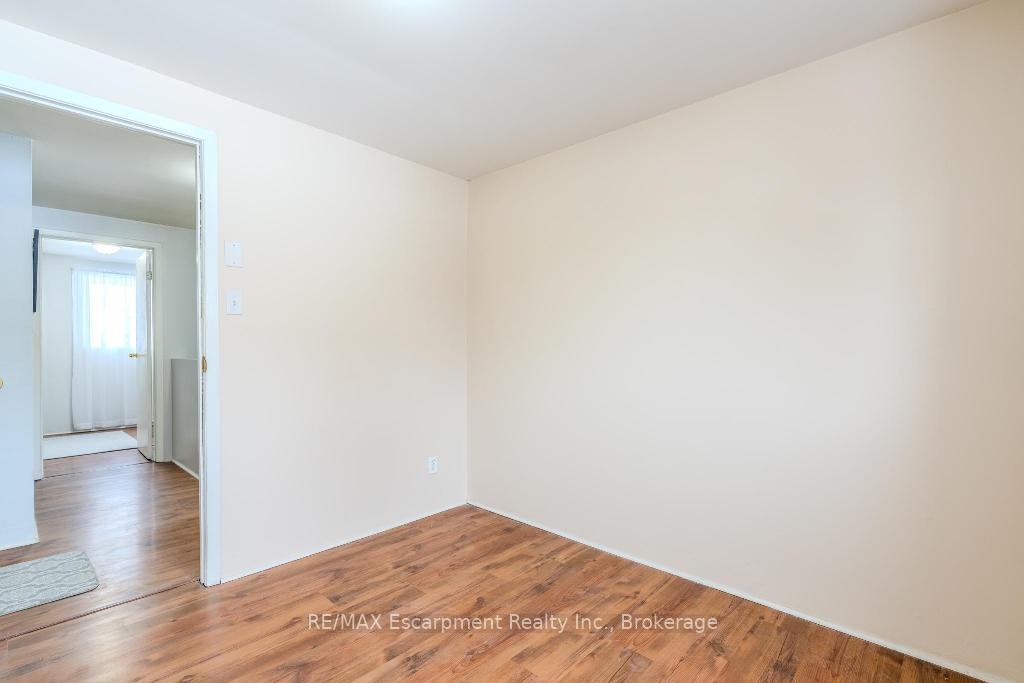 Photo 14 of Unit 9, 523 Parkview Crescent, Cambridge — HOMEH