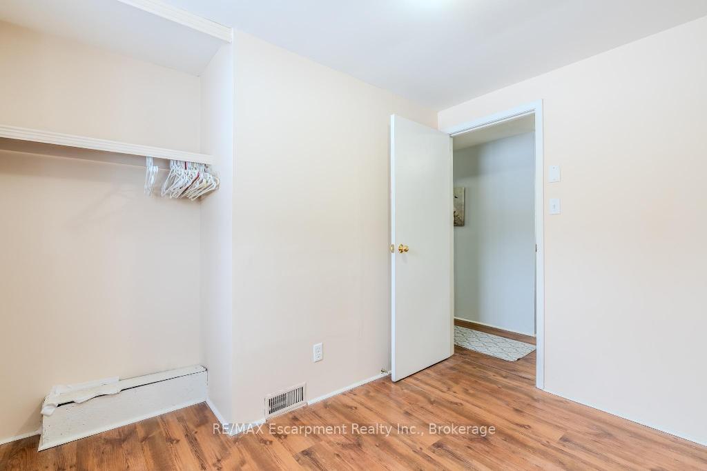 Photo 16 of Unit 9, 523 Parkview Crescent, Cambridge — HOMEH
