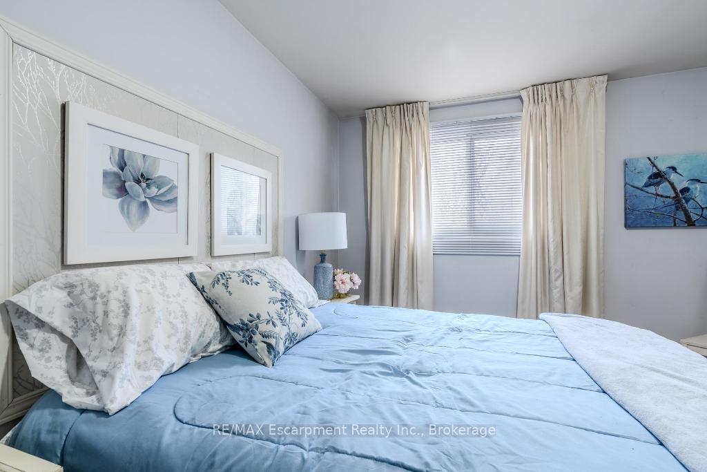 Photo 22 of Unit 9, 523 Parkview Crescent, Cambridge — HOMEH