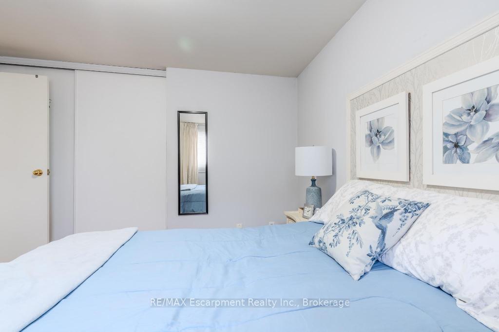 Photo 24 of Unit 9, 523 Parkview Crescent, Cambridge — HOMEH