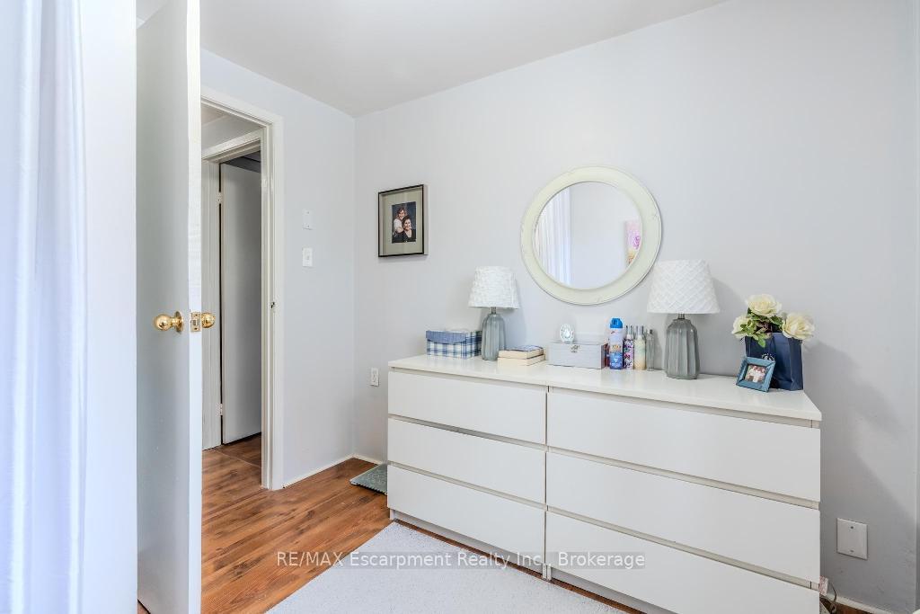 Photo 27 of Unit 9, 523 Parkview Crescent, Cambridge — HOMEH