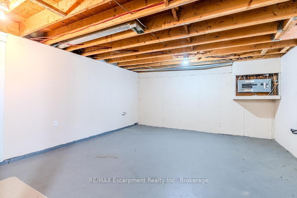 Photo 29 of Unit 9, 523 Parkview Crescent, Cambridge — HOMEH