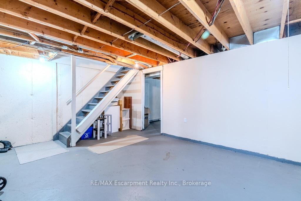 Photo 30 of Unit 9, 523 Parkview Crescent, Cambridge — HOMEH