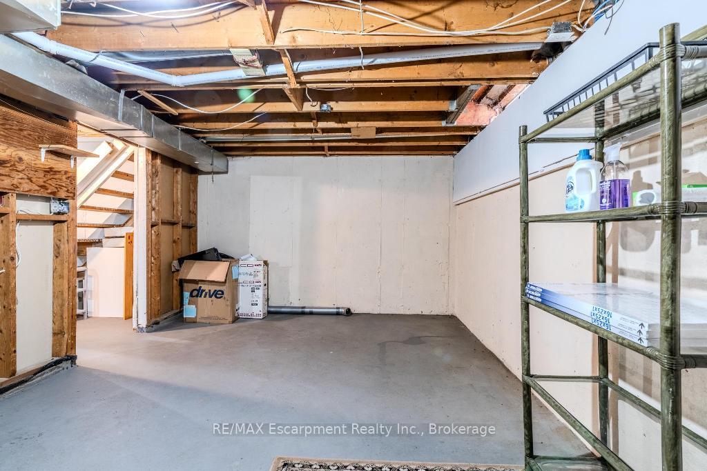 Photo 33 of Unit 9, 523 Parkview Crescent, Cambridge — HOMEH